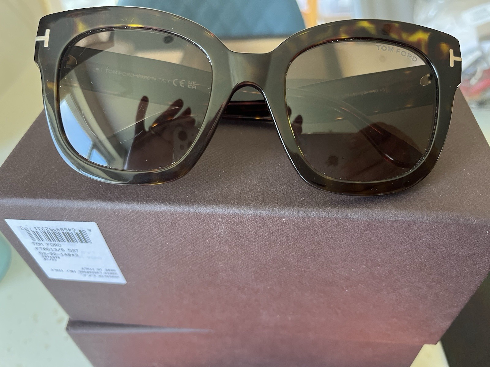 Tom Ford Women's Sunglasses Dark Tortoiseshell Brown Oversized RRP £290 FT0613 image 7