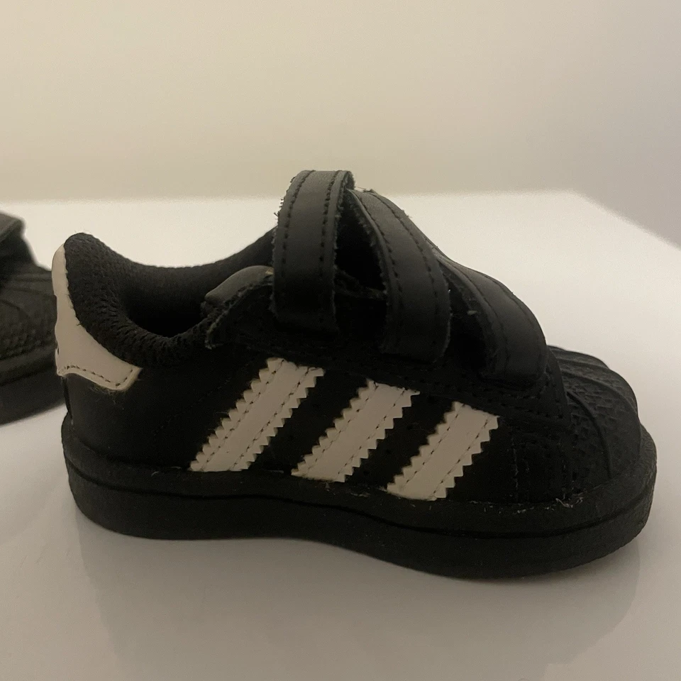 Baby Shoes- Adidas Baby/toddler Superstar Forum Low crib shoes UK/US Size 4K - image 2 of 4