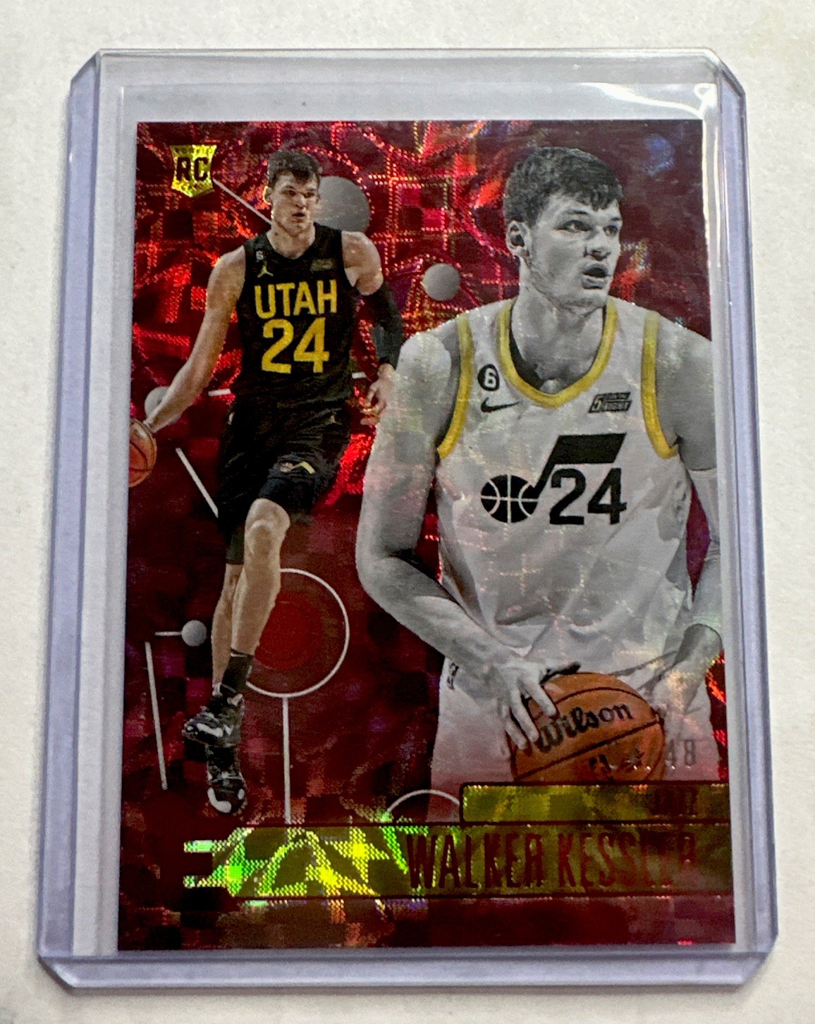 2022-23 Chronicles Essentials Walker Kessler #222 Asia Red Prizm /48 (RC) Rookie