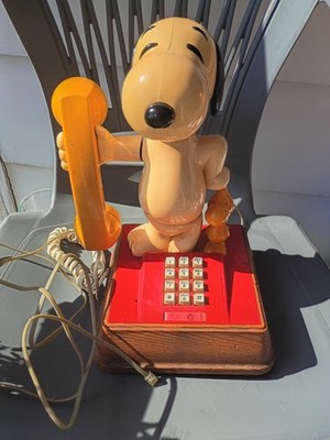 Untested 1976 vintage Snoopy Woodstock Touch Tone Push Button Phone 14 Inch