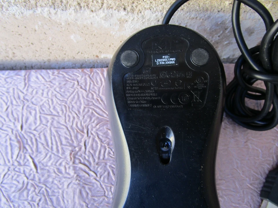 Dell  Mouse DP/N XN967 . 2 USB  Wired Optical Mouse.TESTED/ WORKING - Image 4 of 4