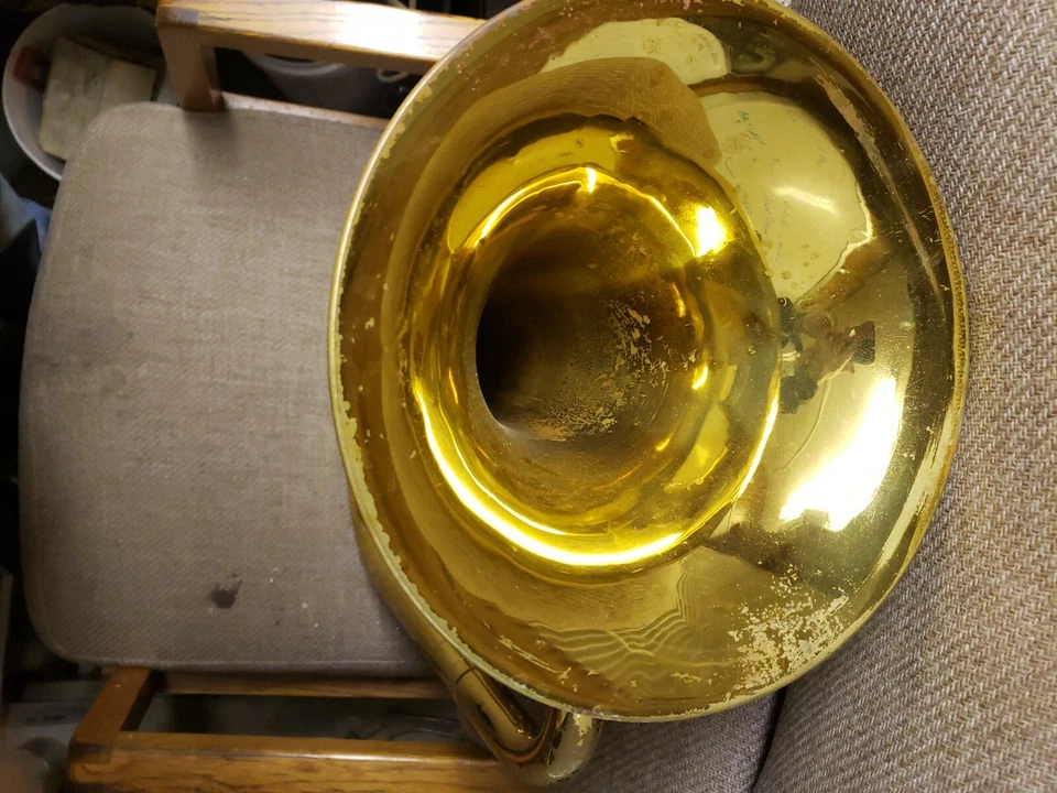 Cuerno de barítono/eufonio Conn 12i latón sin estuche boquilla 12 C buen estado Foto 4 de 4