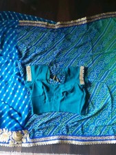 HERMOSO SARI BANDHANI PERLA AZUL Y VERDE, CON BLUSA A JUEGO 