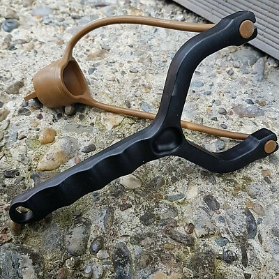 Futterschleuder Steinschleuder Zwille Fisch Futter Schleuder Boilieschleuder kl