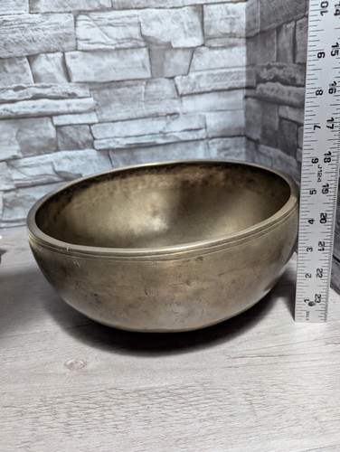 Antiguo cuenco de canto de latón budista tibetano grande de 10,5" Nepal meditación - Imagen 13 de 13