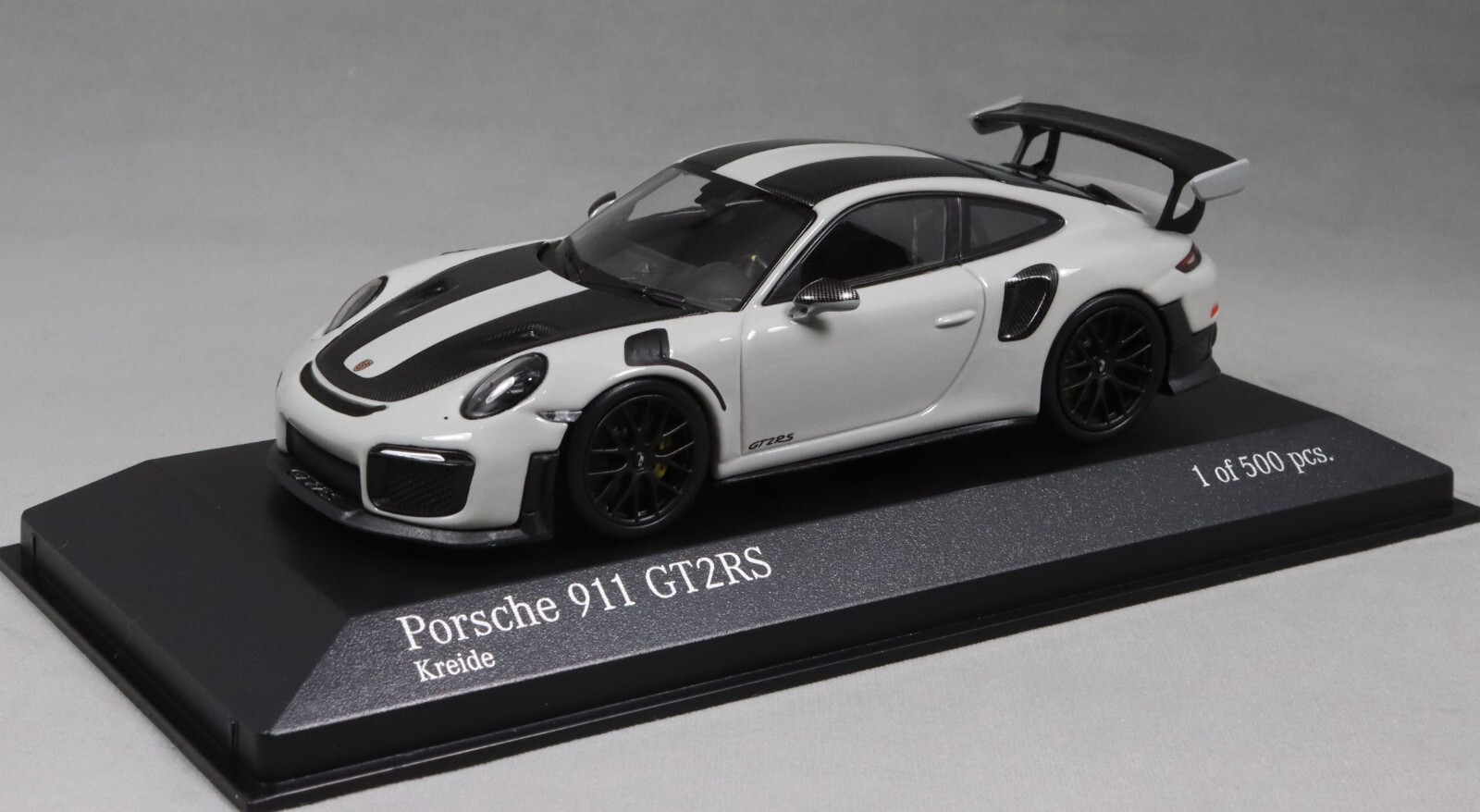 Minichamps Porsche 911 991.2 GT2RS Weissach Chalk w/ Black Wheels 2018 413067289