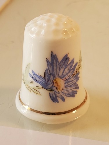 VINTAGE Crysglass Malta THIMBLE...purple flower design...box1 - Picture 3 of 5