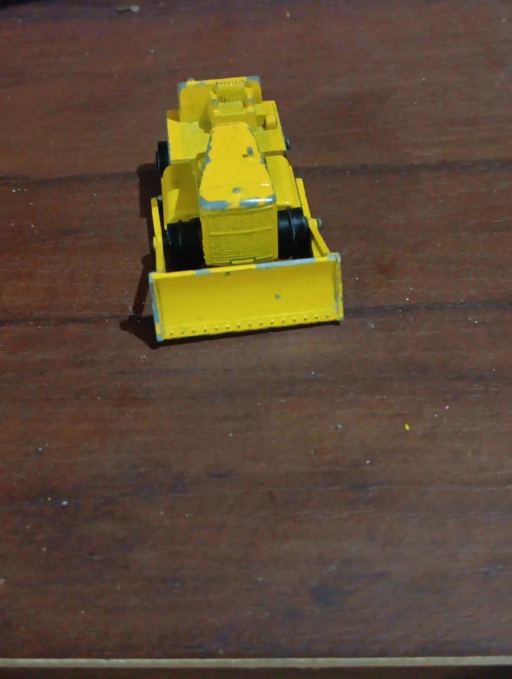 VTG,  Lesney Matchbox cars #MB 18 CATERPILLAR D8 BULLDOZER made in England As Is - Image 4 of 4