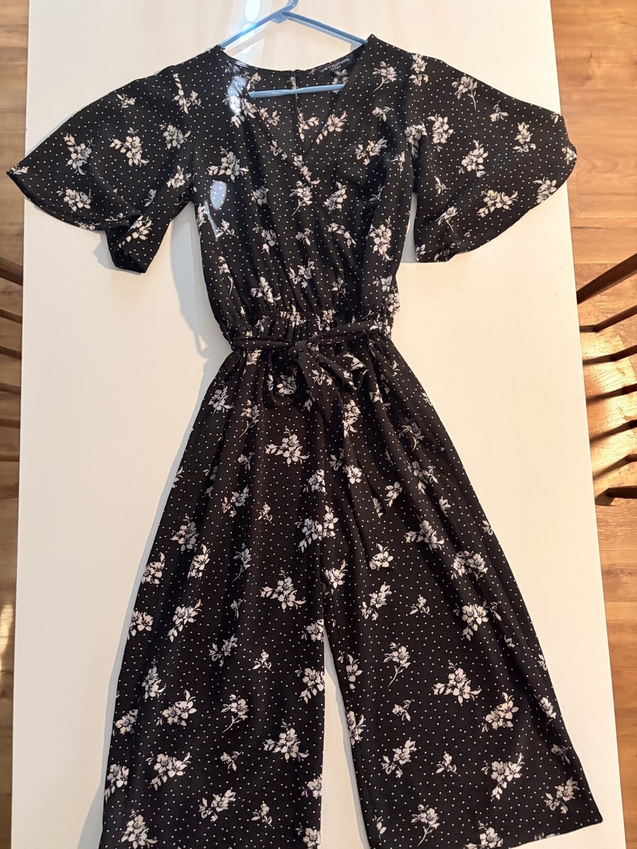 One Clothing Los Angeles black&cream jumpsuit, 3/4 length pants, flutter sleeves