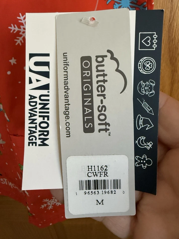 Butter Soft Women's M Scrub Top NWT Short Sleeve Holiday Print Christmas - Image 3 of 4