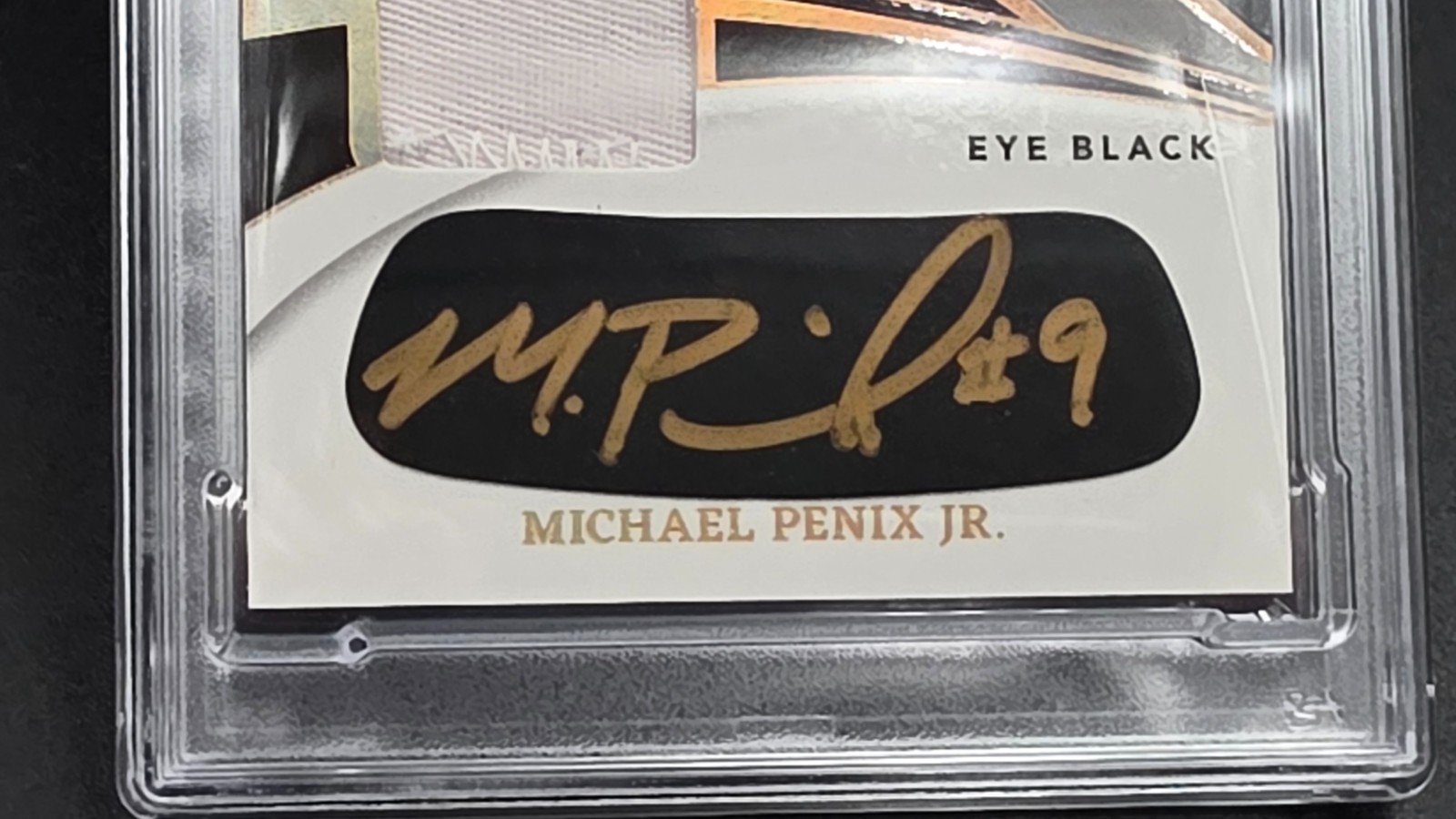 🦅2024 Panini Immaculate Michael Penix Jr Eye Black Patch Auto /25 EYE-MPJ PSA 8 view 3