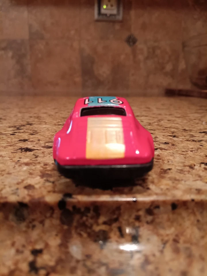 Vintage 80's Yat Ming Porsche 911 No. 811 Hot Pink 1:64 Diecast Toy Car NICE - Image 4 of 4