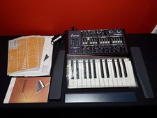 Arturia MiniBrute + Wood SkiniBrute Desktop M...