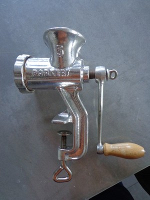 Porkert Fleischwolf  Fleischhacker Nr. 5 Gusseisen, gebraucht, Brötchen mahlen