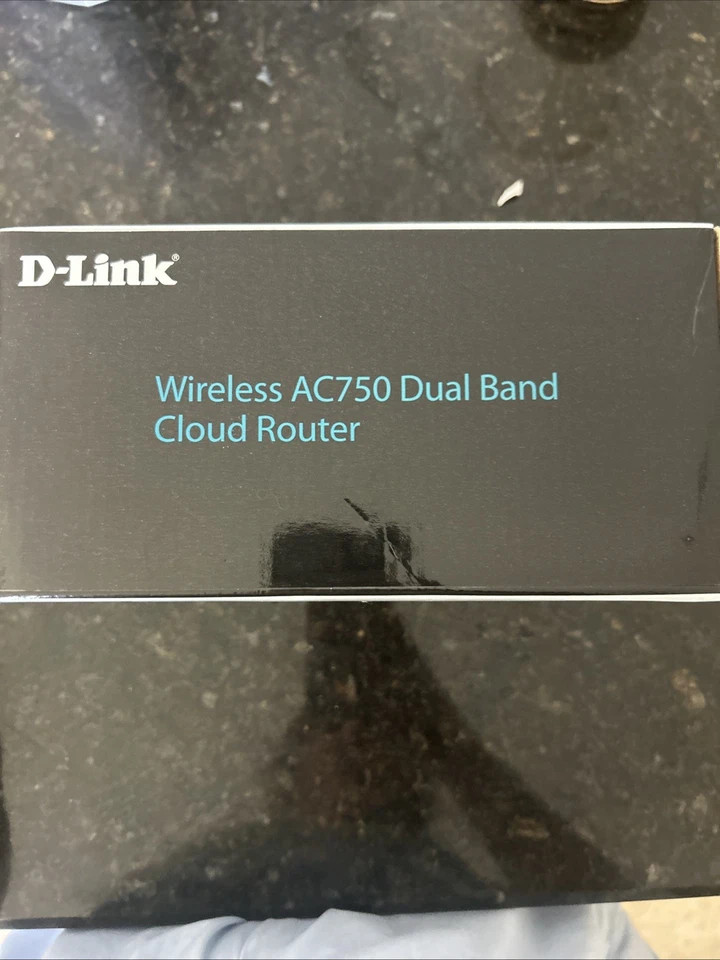 D-Link Wireless AC 750 Dual Band Cloud Router (DIR-810L) Brand New - Image 3 of 4