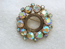 VINTAGE CLEAR IRIDESCENT RHINESTONE WREATH BROOCH