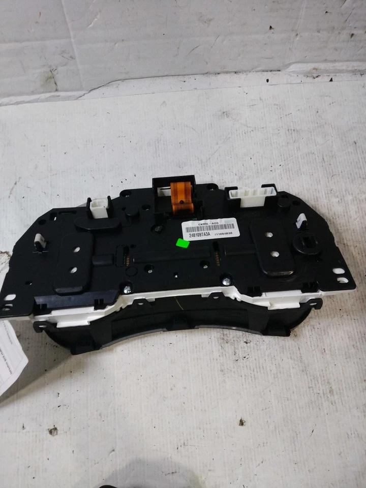 Medidor de velocímetro usado se adapta a: Nissan Rogue Cluster 2015 VIN 5 primer dígito construido en EE. UU. Foto 2 de 4