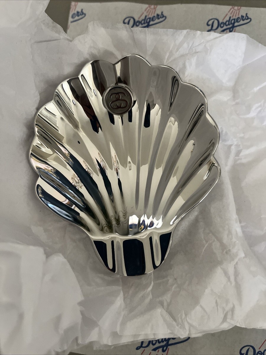 Stussy Silver Clam Ashtray Ceramic Los Angeles La Brea 5” SS Stussy Silver Clam Ashtray Ceramic Los Angeles La Brea 5” SS