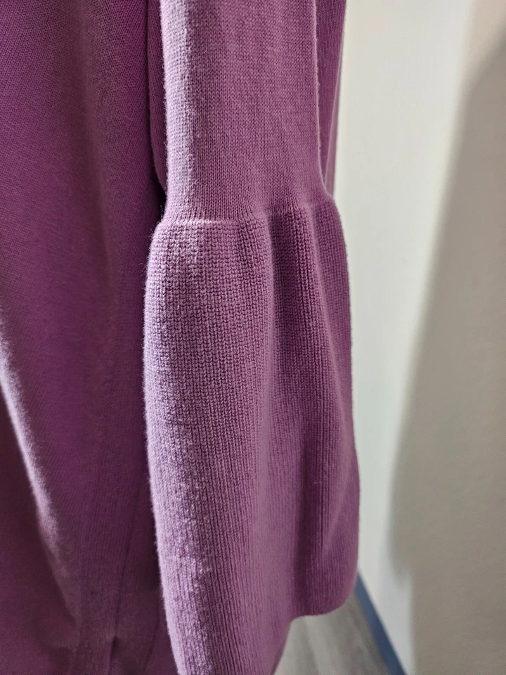 Suéter H by Halston 1X roxo gola V manga sino manga 3/4 fenda lateral malha - Imagem 2 de 4