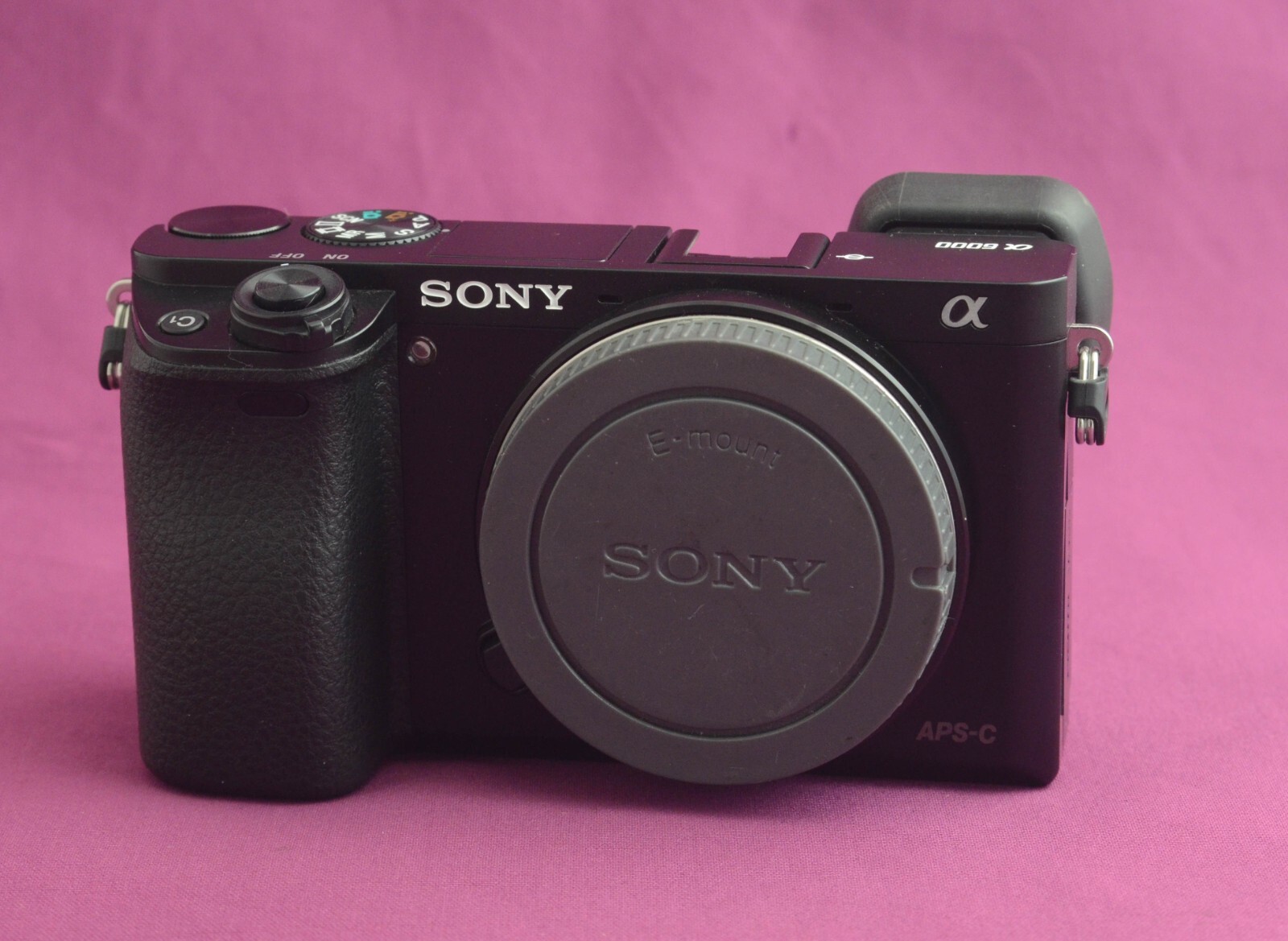 Sony A6000 Mirrorless Camera 24.3MP body only Shutter Count 413 (2797A