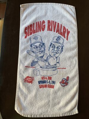 Sibling Rivalry Roberto Alomar vs Sandy Alomar Towel Jays vs Tribe Sept 1991 Cle