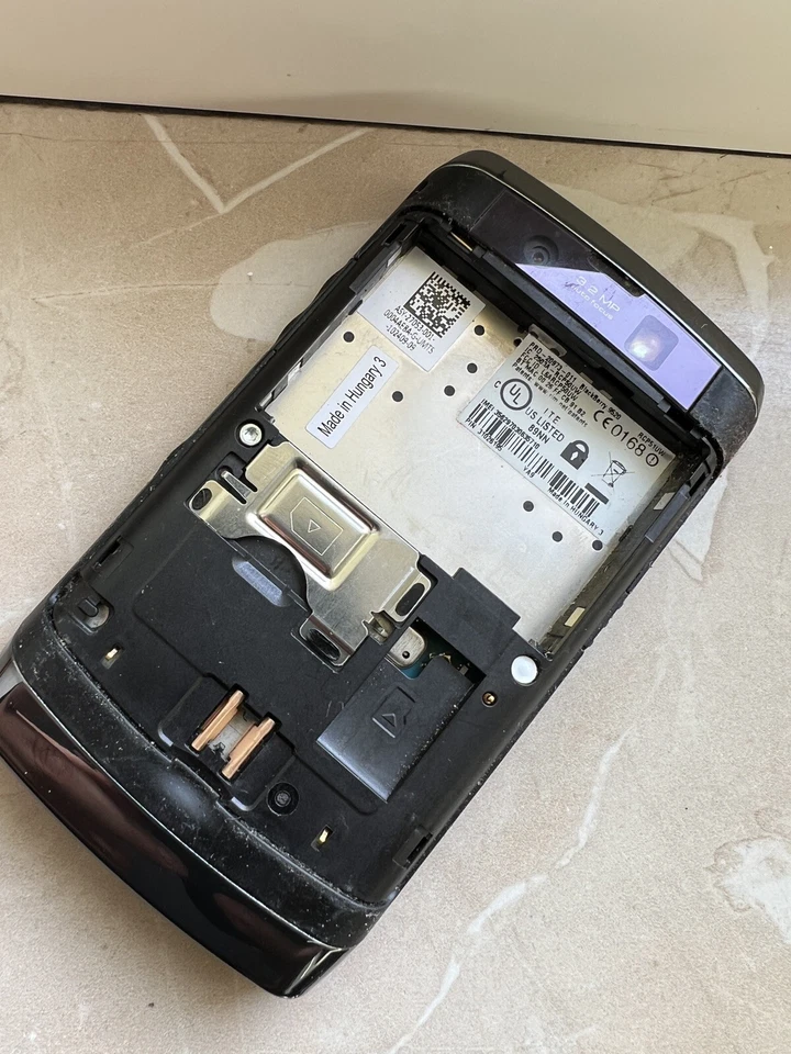 BlackBerry Storm2 9520 (Vodafone) Smartphone Ohne Akku und Akkudeckel - Bild 2 von 2