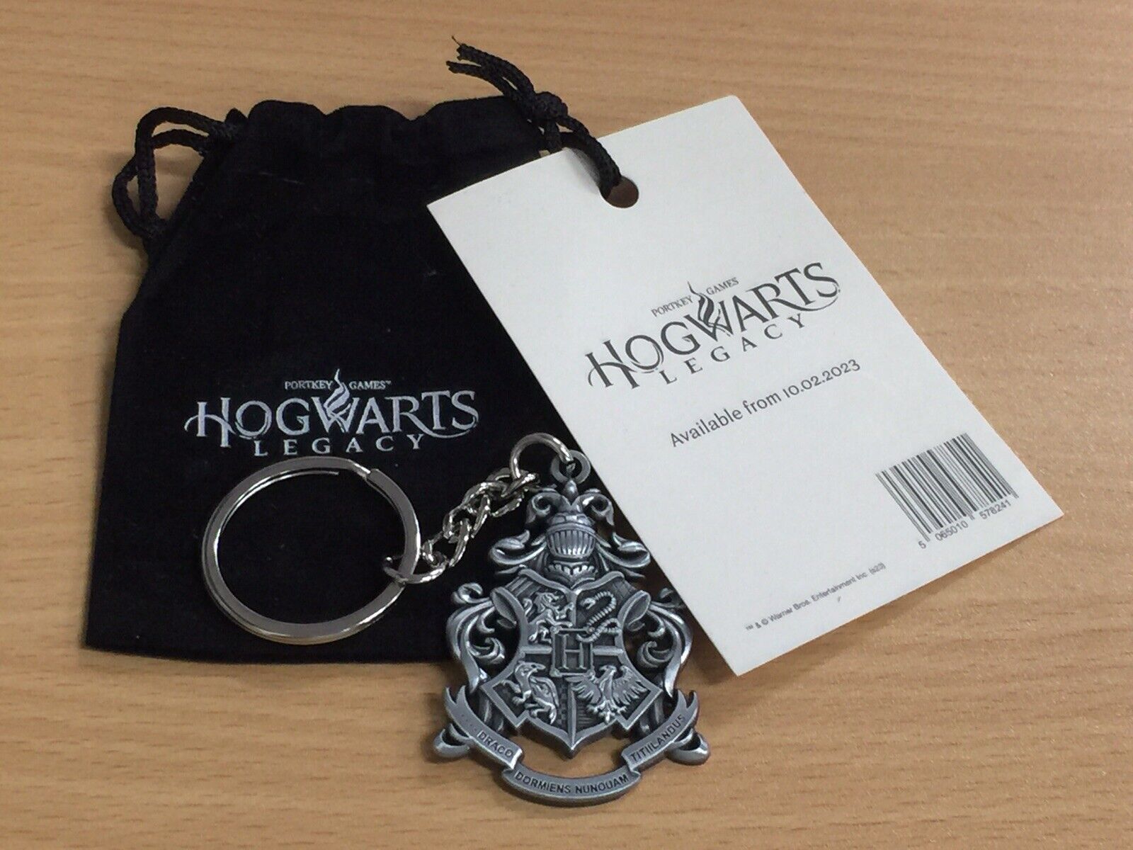 Hogwarts Legacy Deluxe Edition gets an Excusive Hogwarts Keychain