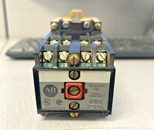 Allen Bradley AC Relay Relais CA 700-P800A1 Series B