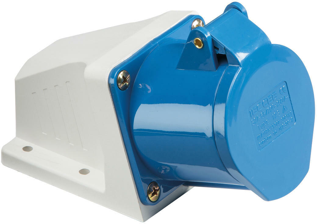 Knightsbridge 240V IP44 16A Angled Surface Mount Socket 2P+E IN008
