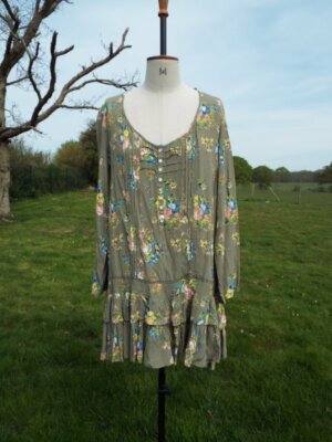 SOUTH hübsches langes Viskose-Tunika-Top/Kleid mit Blumenmix Größe 14 neu mit Etikett