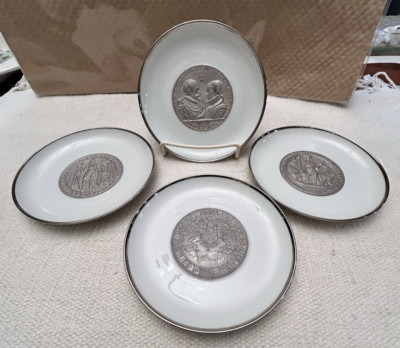 Hutschenreuther Germany 4 Collector Medallion Plates Munchener Ruck Munich Re