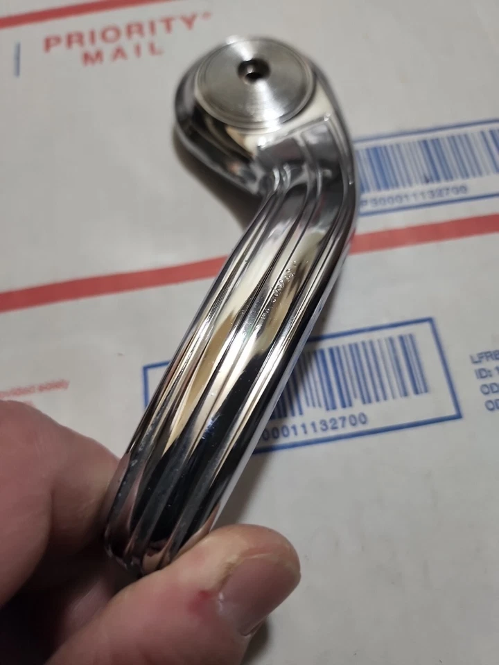 Manija de la puerta lateral trasera GM 6270526 OEM Chevrolet G10 G20 G30 1971-1975  Foto 4 de 4