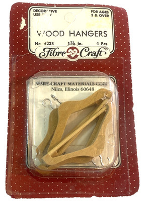 Vtg 4 pk Fibre Craft 6238 Mini Wood Clothes Hangers Doll House Miniatures USA