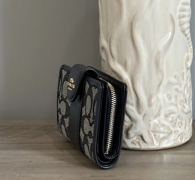 COACH Medium Corner Zip Wallet Signature Jacquard & Leather CU987