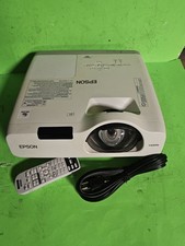 Epson PowerLite 520 Tri-LCD Projector WITH NEW LAMP 2