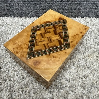 Gargiulo Salvatore Inlaid Wood Trinket Box Italy (3.25''x4-3/8'') RARE