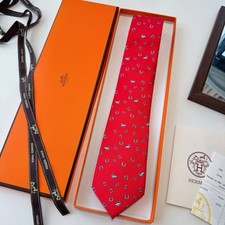 HERMÈS Red Geometric Horse Silk Pointed Desi...