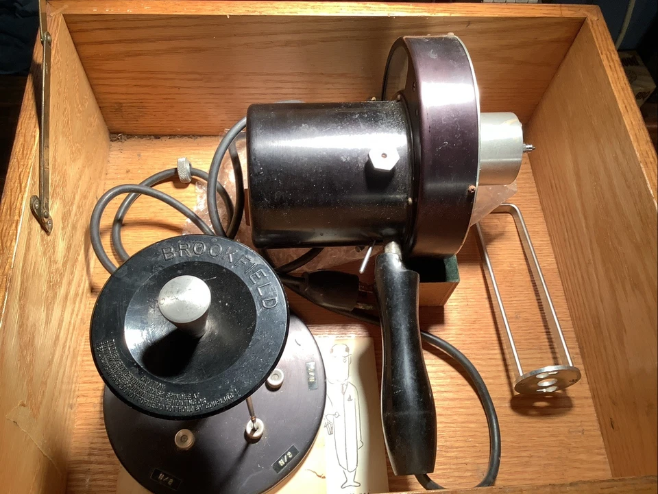 DE COLECCIÓN Brookfield Viscosímetro LVF CAJA DE MADERA ORIGINAL, LIBRO DE INSTRUCCIONES Foto 2 de 4