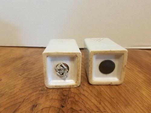 Vintage Art Deco Stovetop Salt & Pepper set 3 3/8" FLAWs - Picture 5 of 7