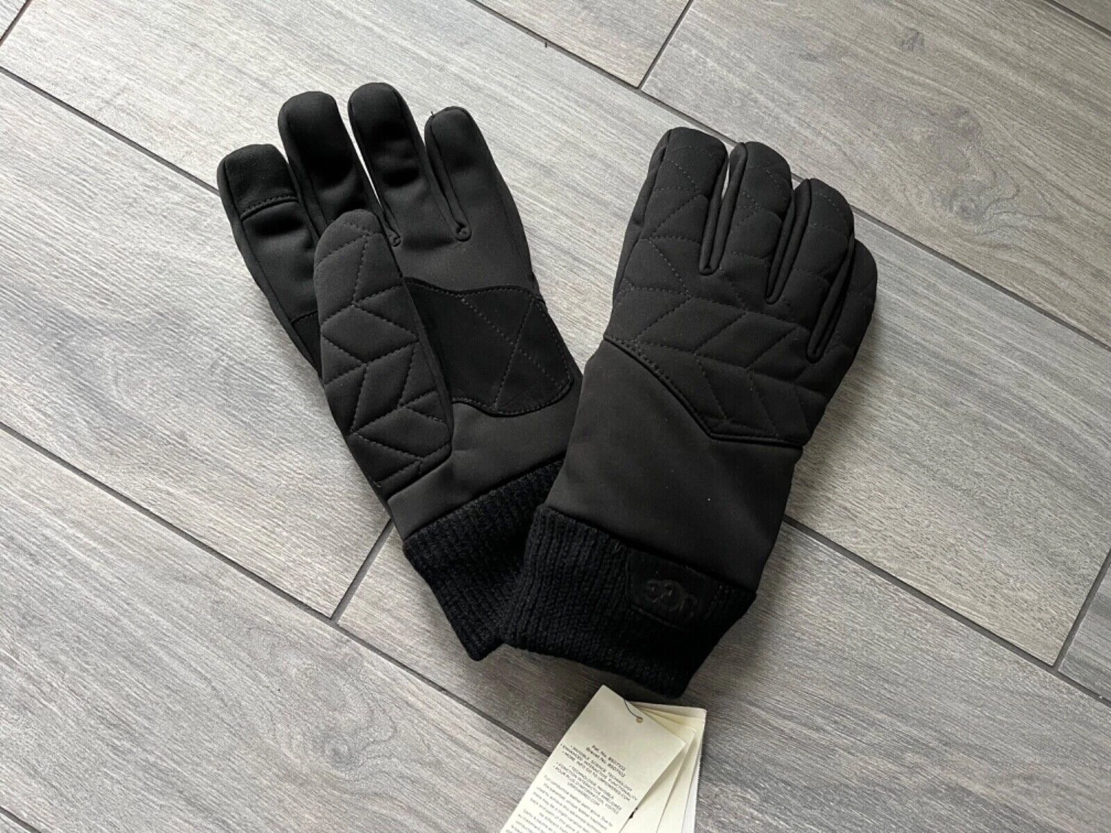 UGG MENS LEATHER TRIM QUILTED GLOVES, BLACK, WATER RESISTANT, TECH, NWT $95