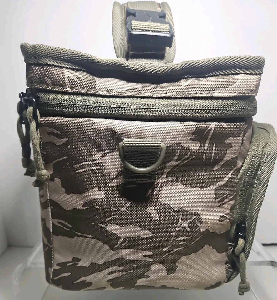 Bolsa de almuerzo Nike Futura Sport aislada PEVA oliva camuflaje táctico 6,75 L usada Foto 4 de 4