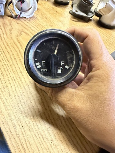 PETERBILT FUEL GAUGE 17 03788 028 D