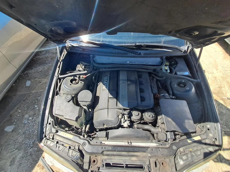 Used Air Cleaner Assembly fits: 2005 Bmw 330I  Grade A Foto 4 de 4