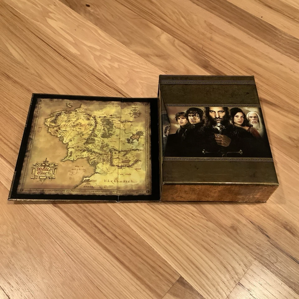 The Lord of The Rings Extended Edition and The Hobbit Trilogy Blu-ray Box Sets - Image 3 of 4