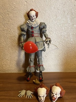 NECA Ultimate Pennywise   IT / ES  Action Figur