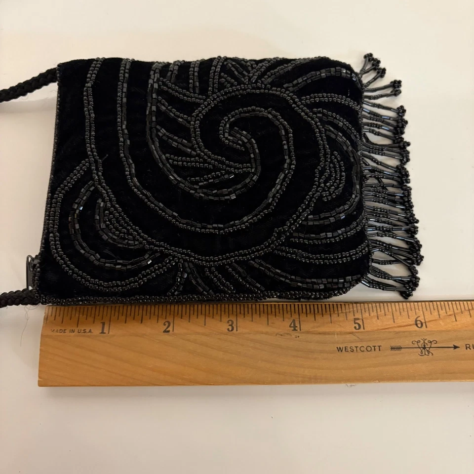 小巧串珠黑色天鹅绒晚装包条纹编织肩带上衣拉链 — 第 2/4 张图片