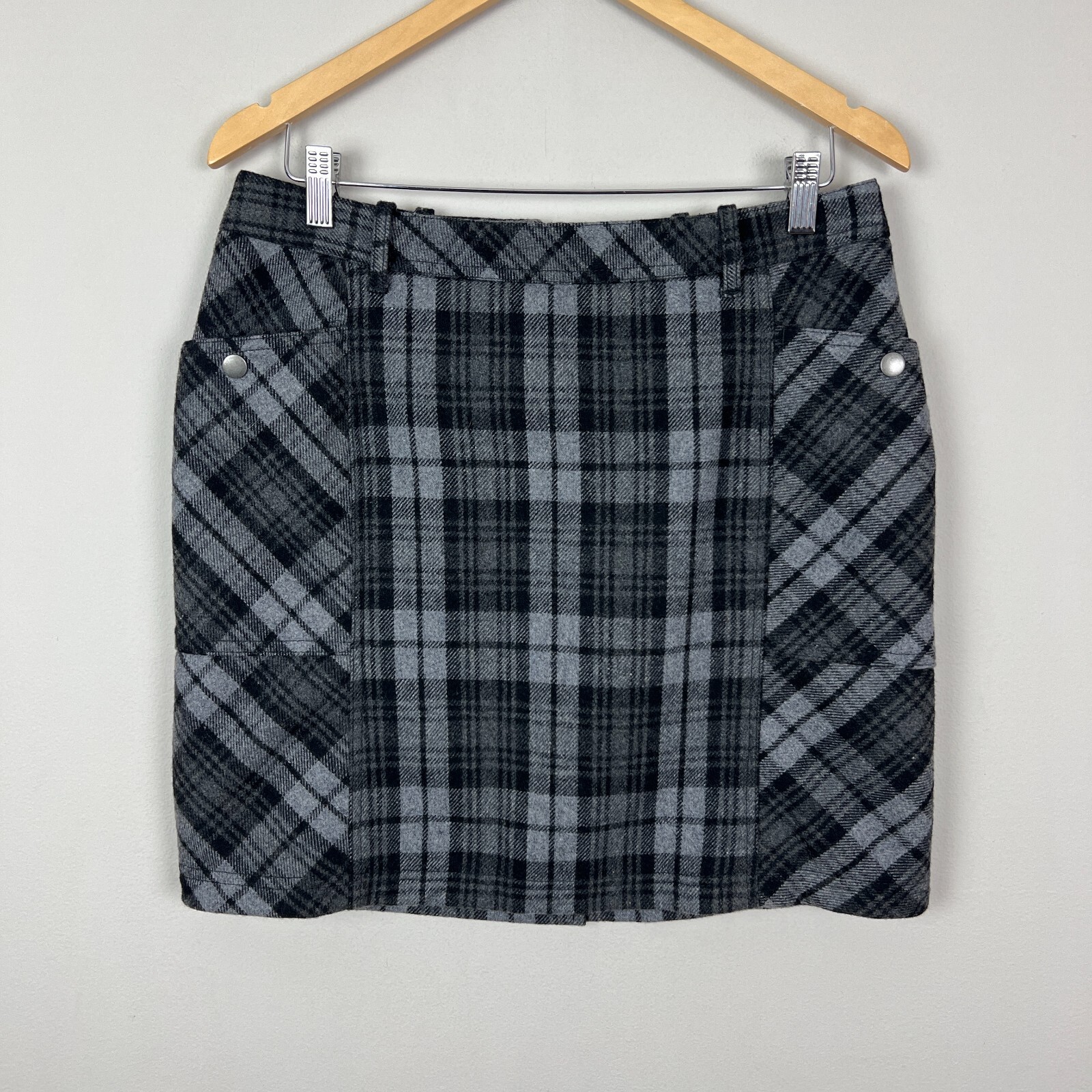 Eddie Bauer Skirt Women 8 Plaid Tartan Gray Black Mini Wool Blend Pockets Pencil