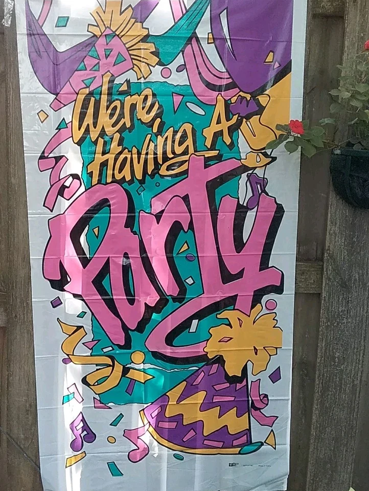 Banner de fiesta de feliz cumpleaños Giftco años 80 de colección y ¡estamos teniendo un conjunto de 2 fiestas! ☆ Foto 3 de 4