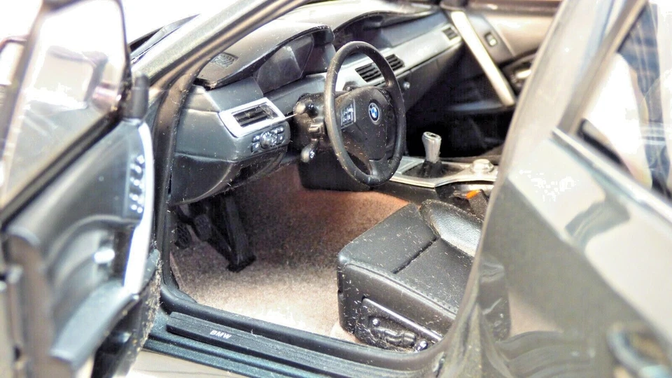 BMW 1:18 Touring Kyosho 545i E61 5 2006 camioneta concesionario coche juguete vintage V8 Foto 4 de 4