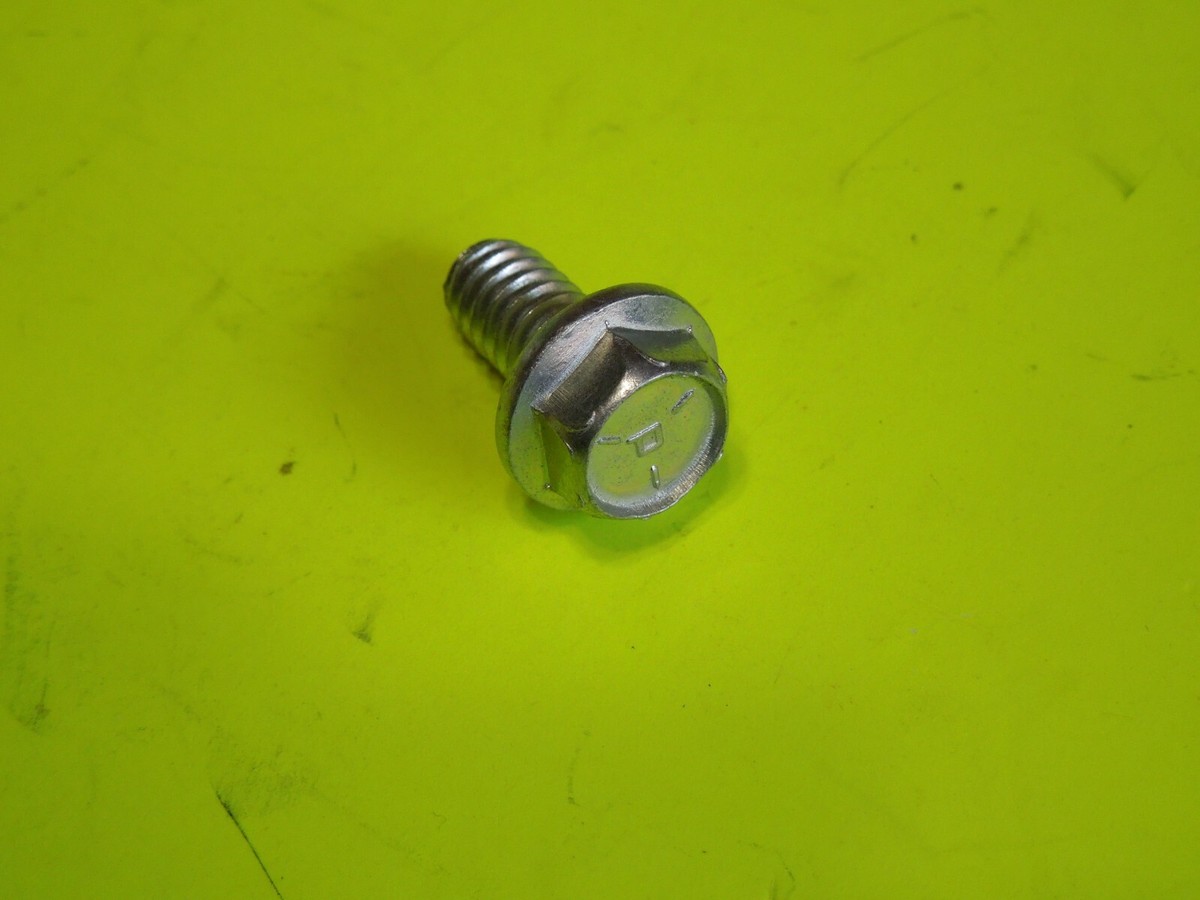 1 NOS OEM Harley Davidson 1/4